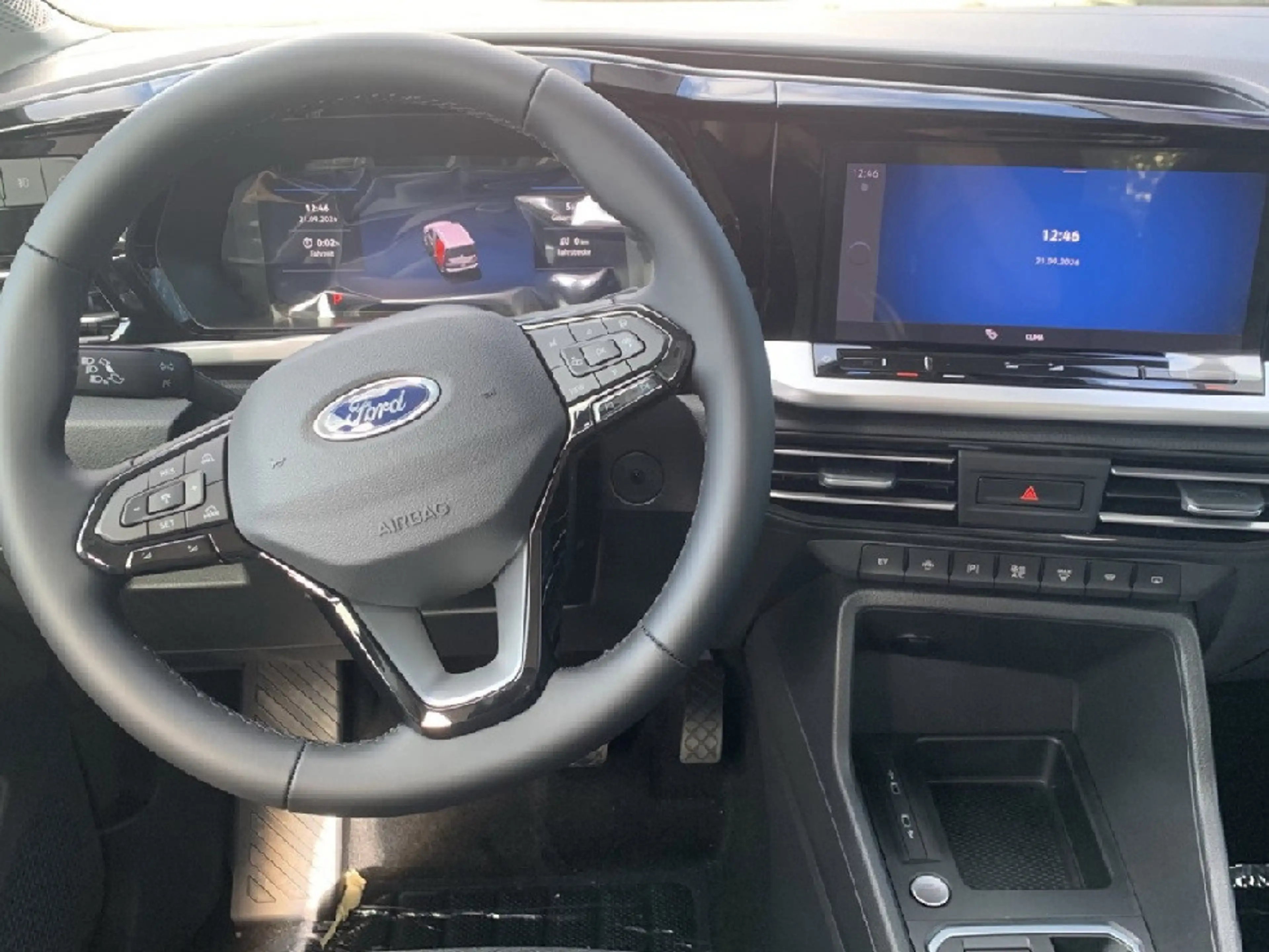 Ford Tourneo Connect 1.5 EcoBoost PHEV Grand Titanium — photo 6