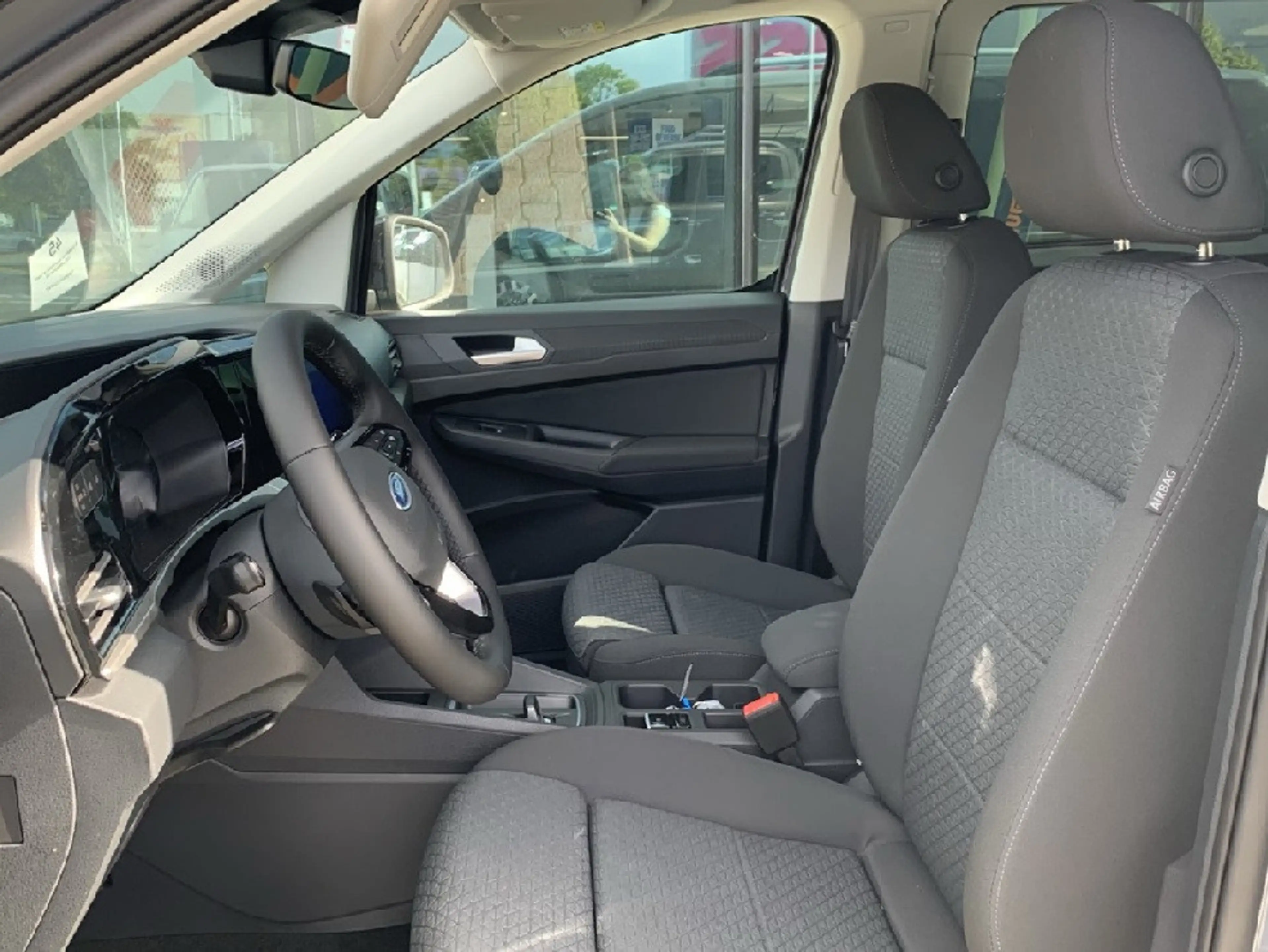 Ford Tourneo Connect 1.5 EcoBoost PHEV Grand Titanium — photo 5