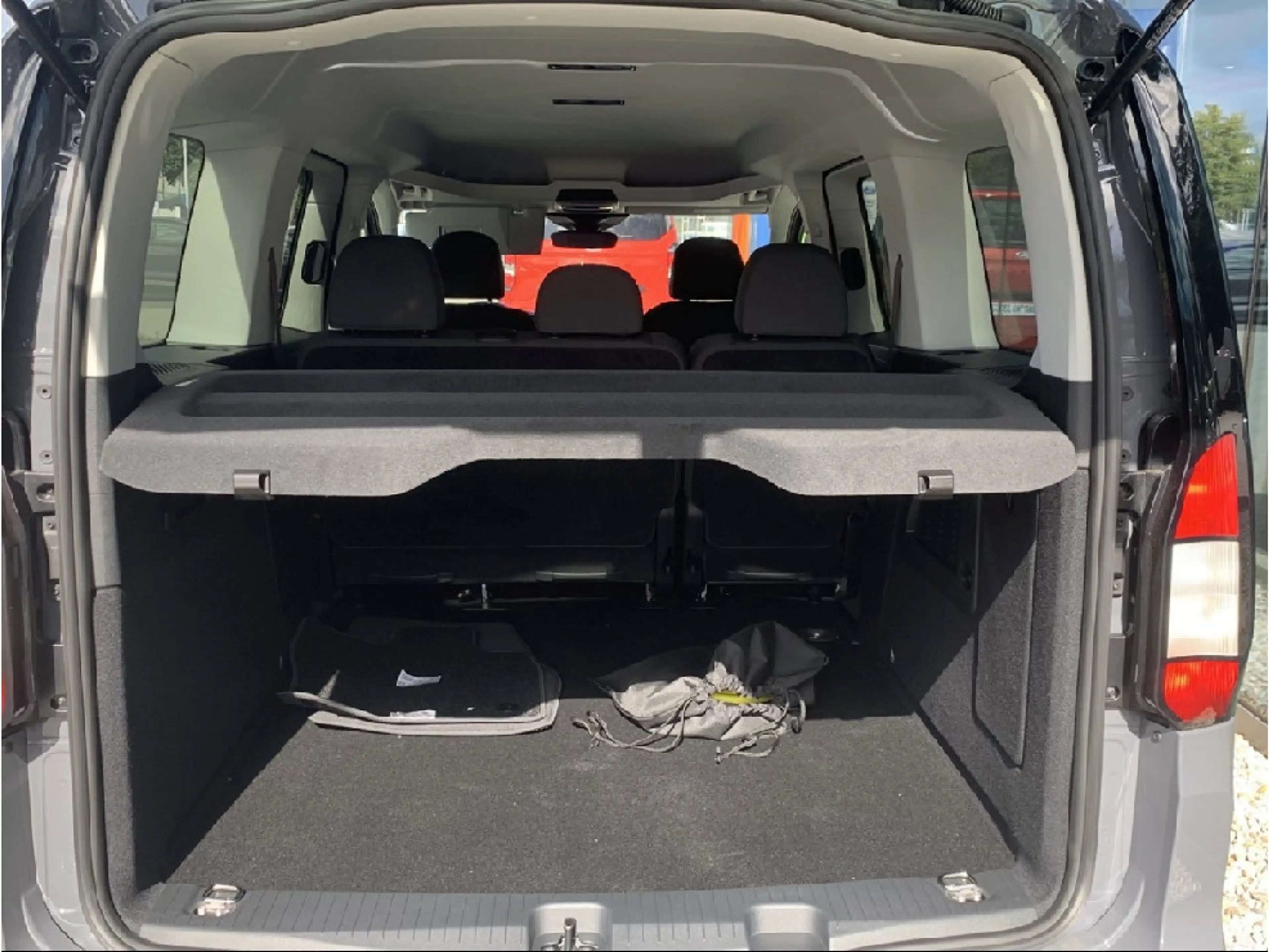 Ford Tourneo Connect 1.5 EcoBoost PHEV Grand Titanium — photo 13