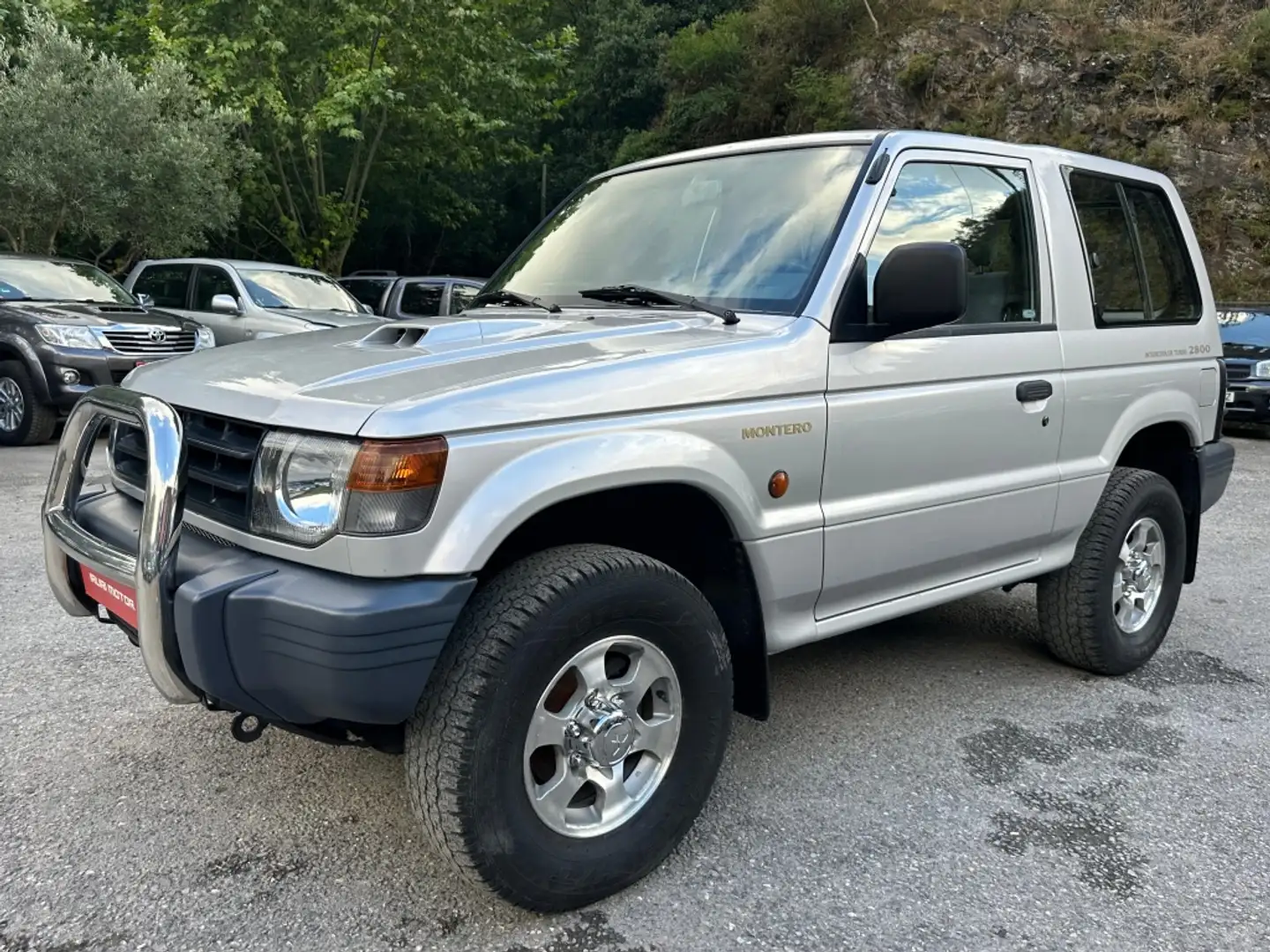 Mitsubishi Montero Corto 2.8 Tdi GLX Plateado - 2