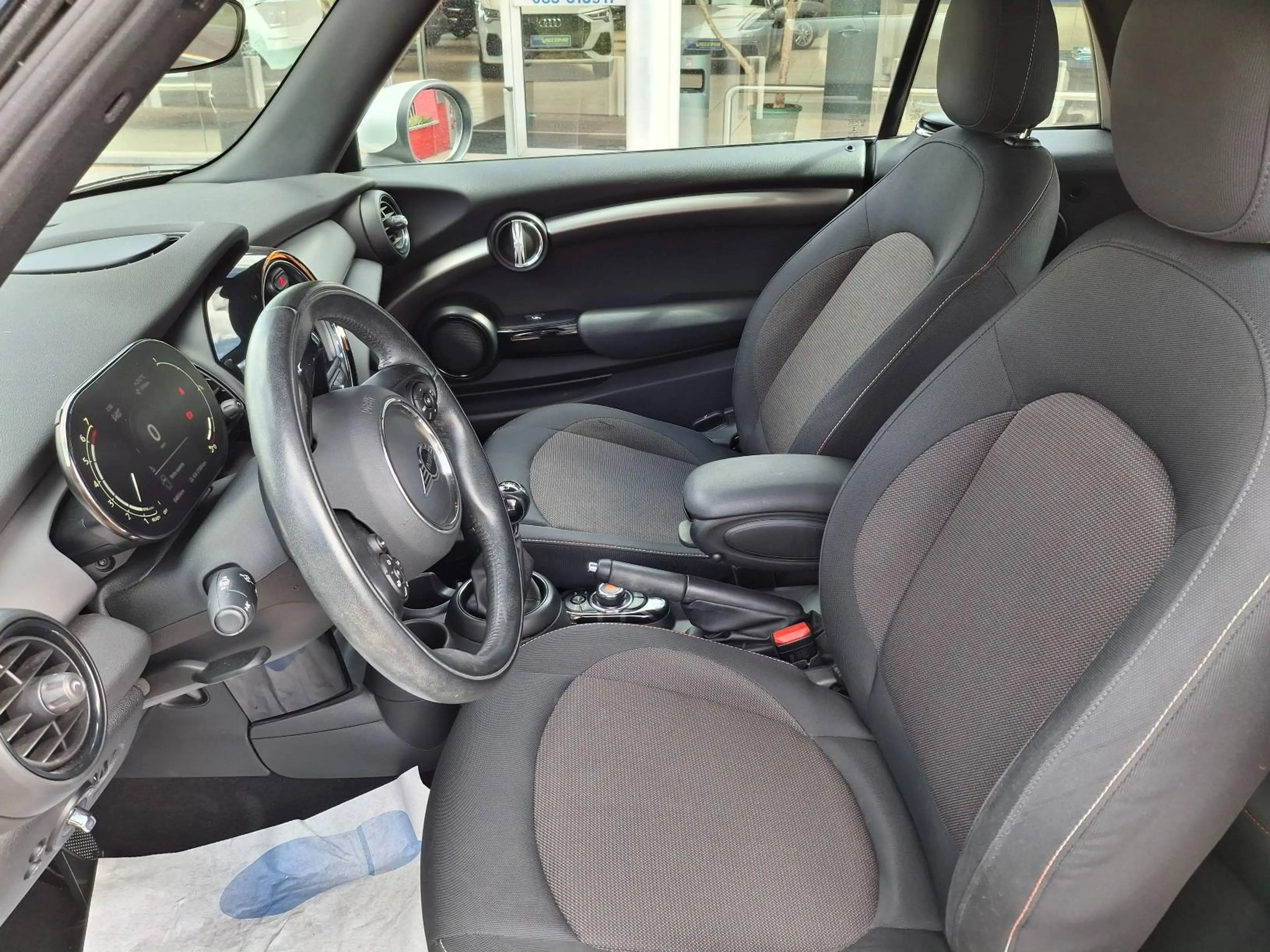MINI One Cabrio Mini Cabriolet 1.5 One 102cv GPS/BT/PH AUT/JA/SIEGES CHAUFF... — photo 8