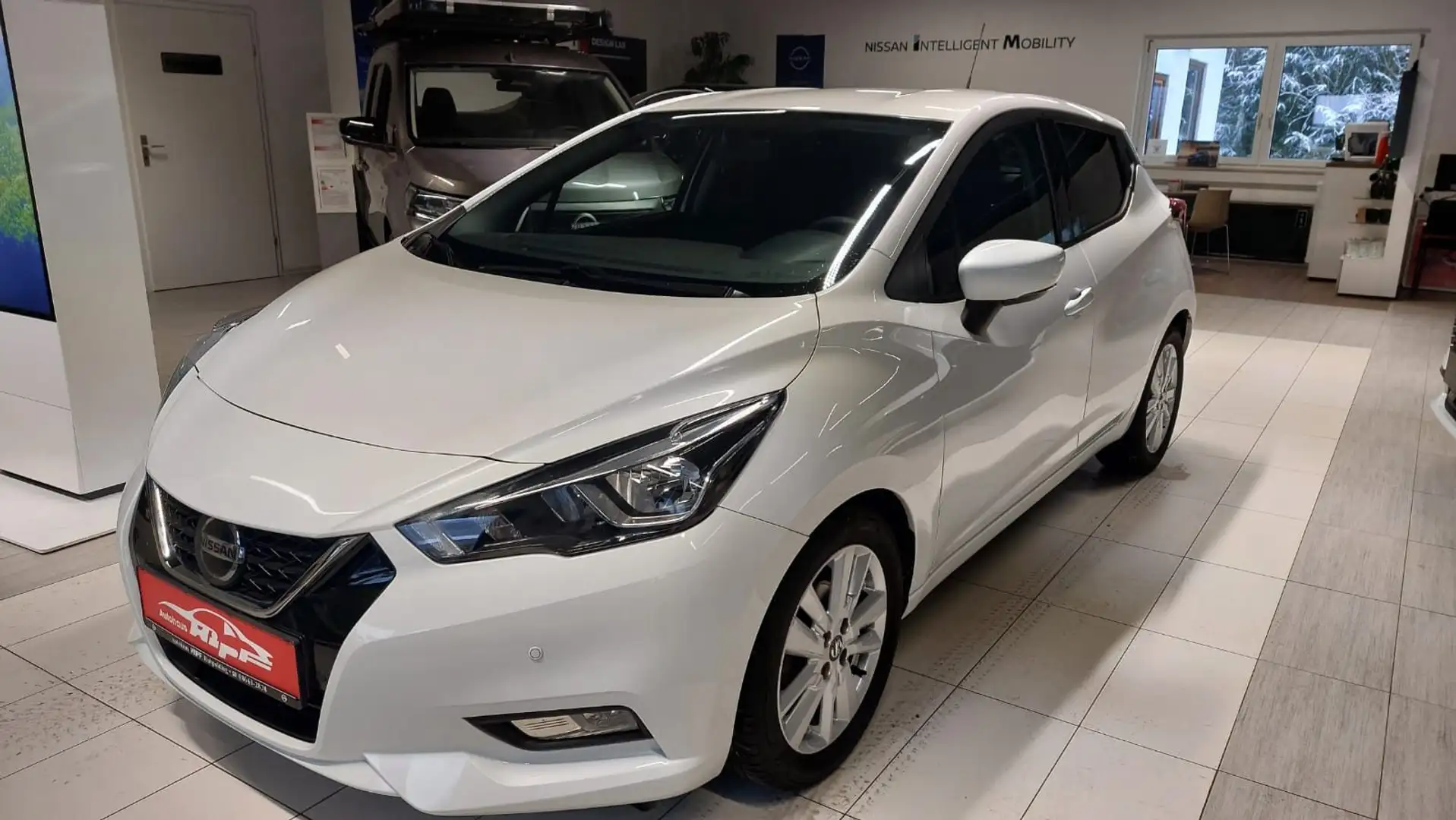 Nissan Micra 1.0 IG-T 100 N-WAY Xtronic Auto White - 1