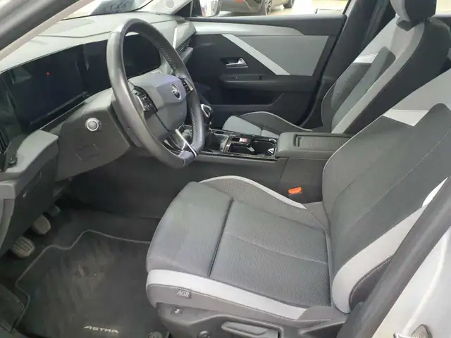 Opel Astra view 7
