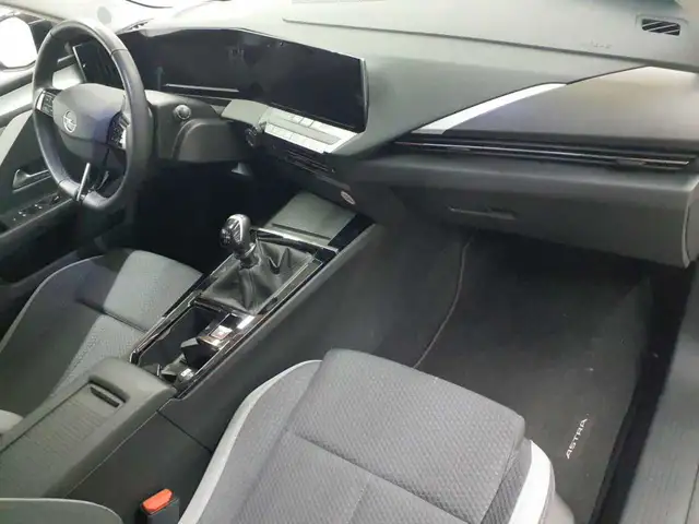 Opel Astra view 9