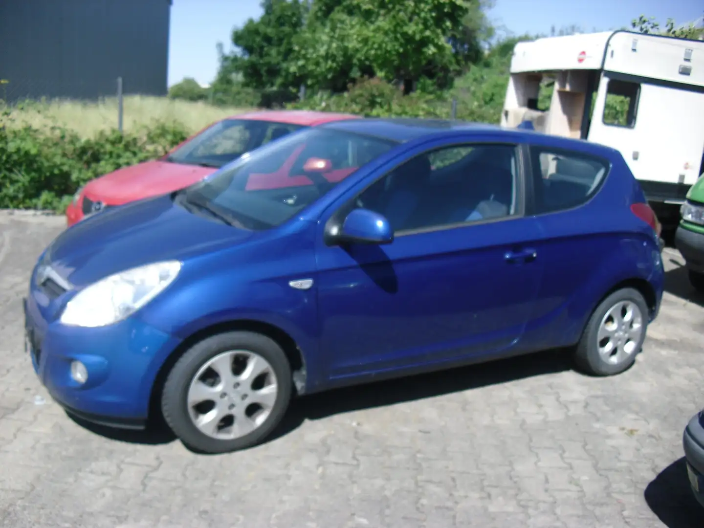 Hyundai i20 1.4 Automatik Style Blau - 2
