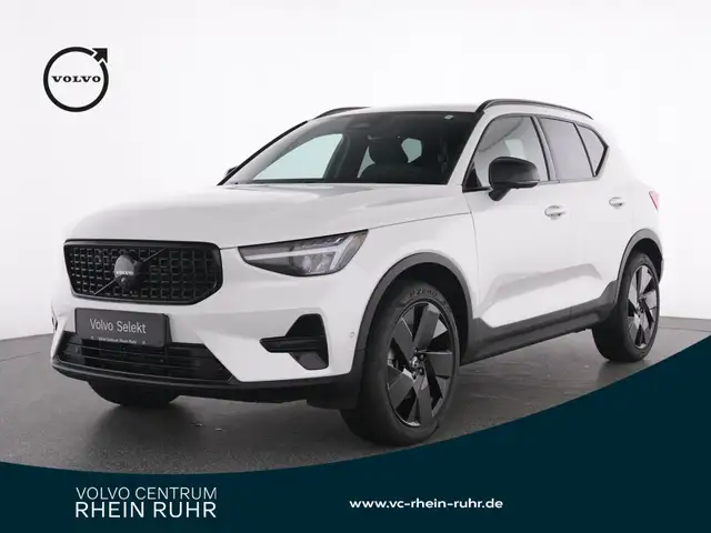 Volvo XC40 B3 Plus Black+360°KAM+WINTERPAK+MEMRY+20"LM