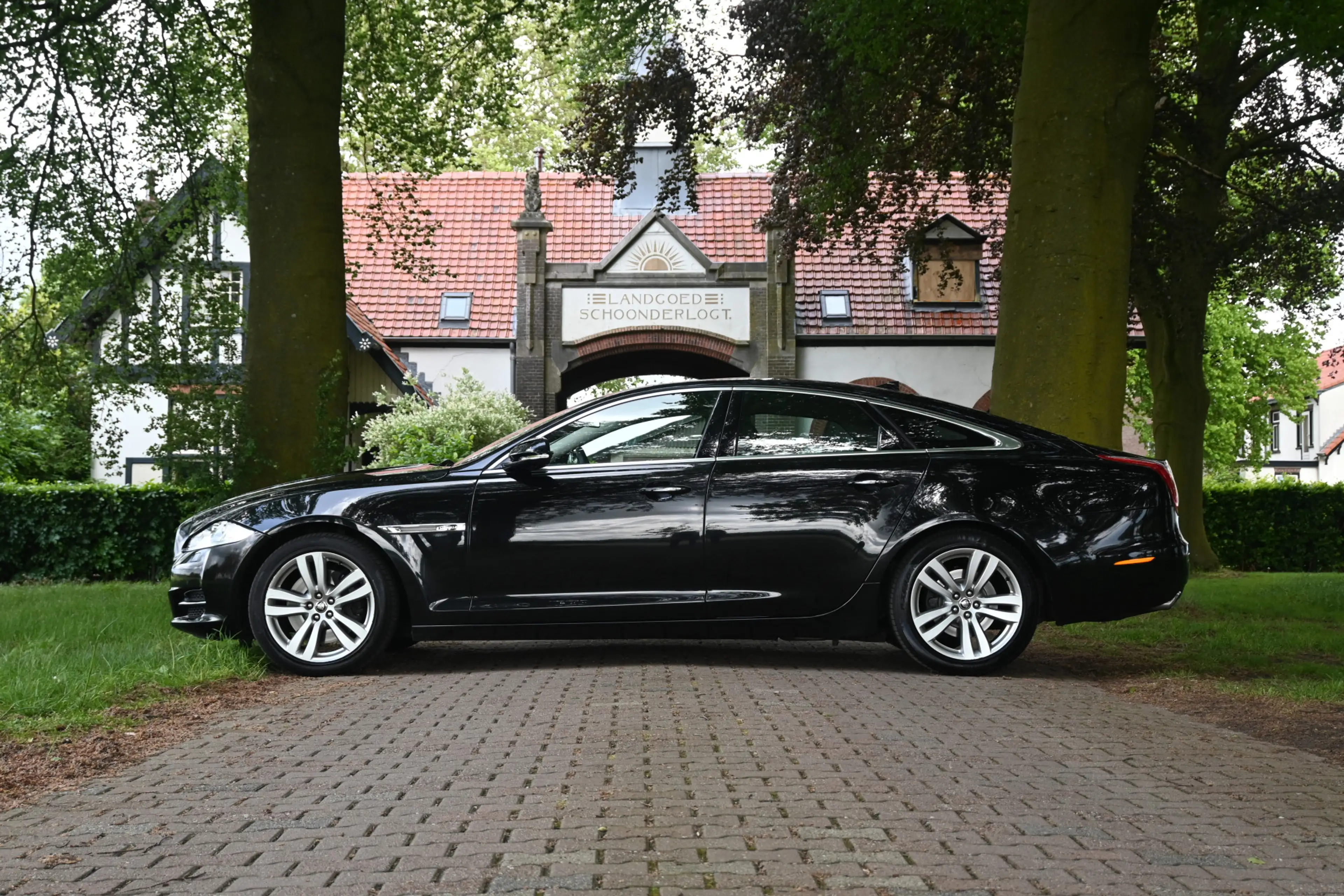 Jaguar XJ 3.0 V6D Premium Luxury — photo 9