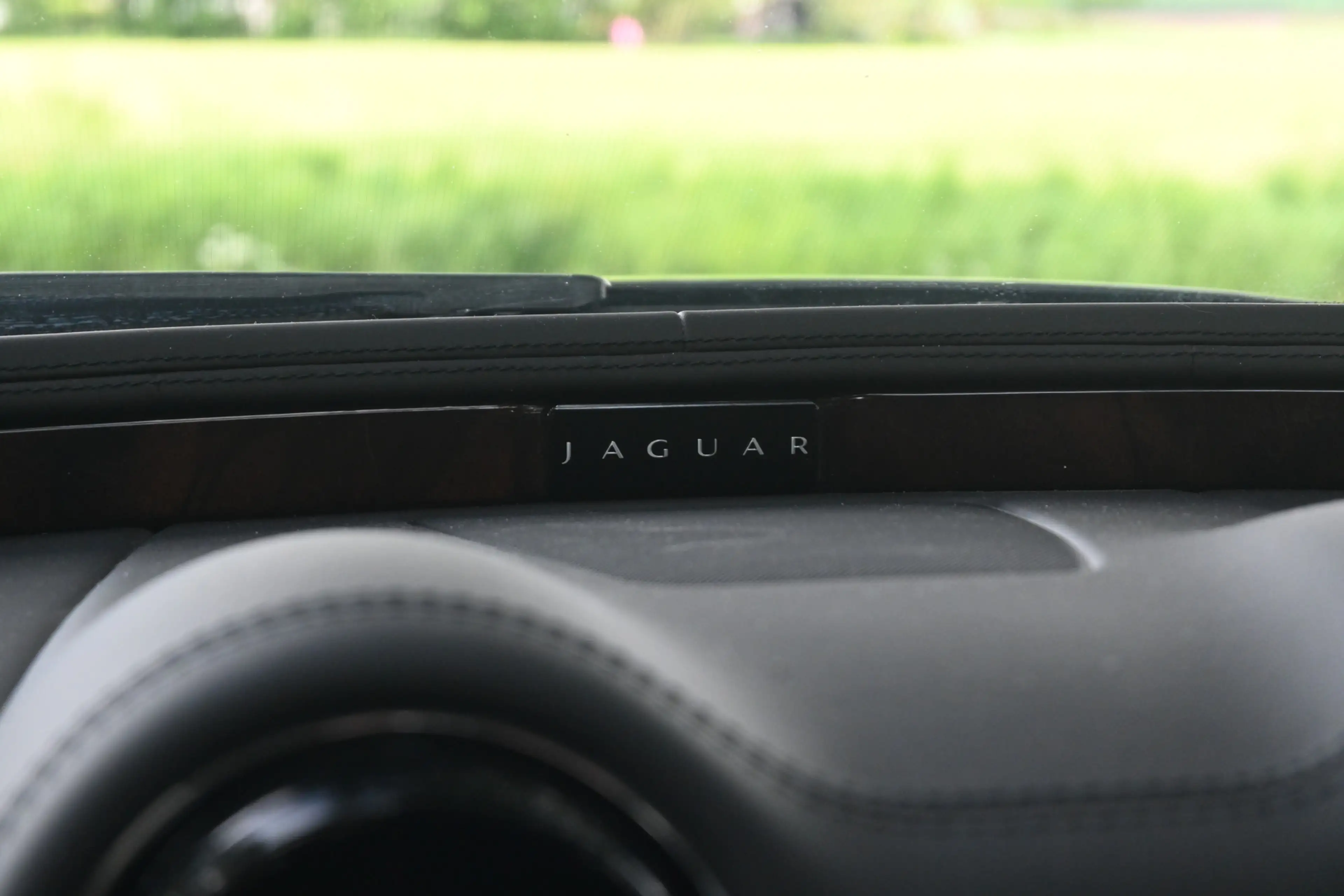 Jaguar XJ 3.0 V6D Premium Luxury — photo 29
