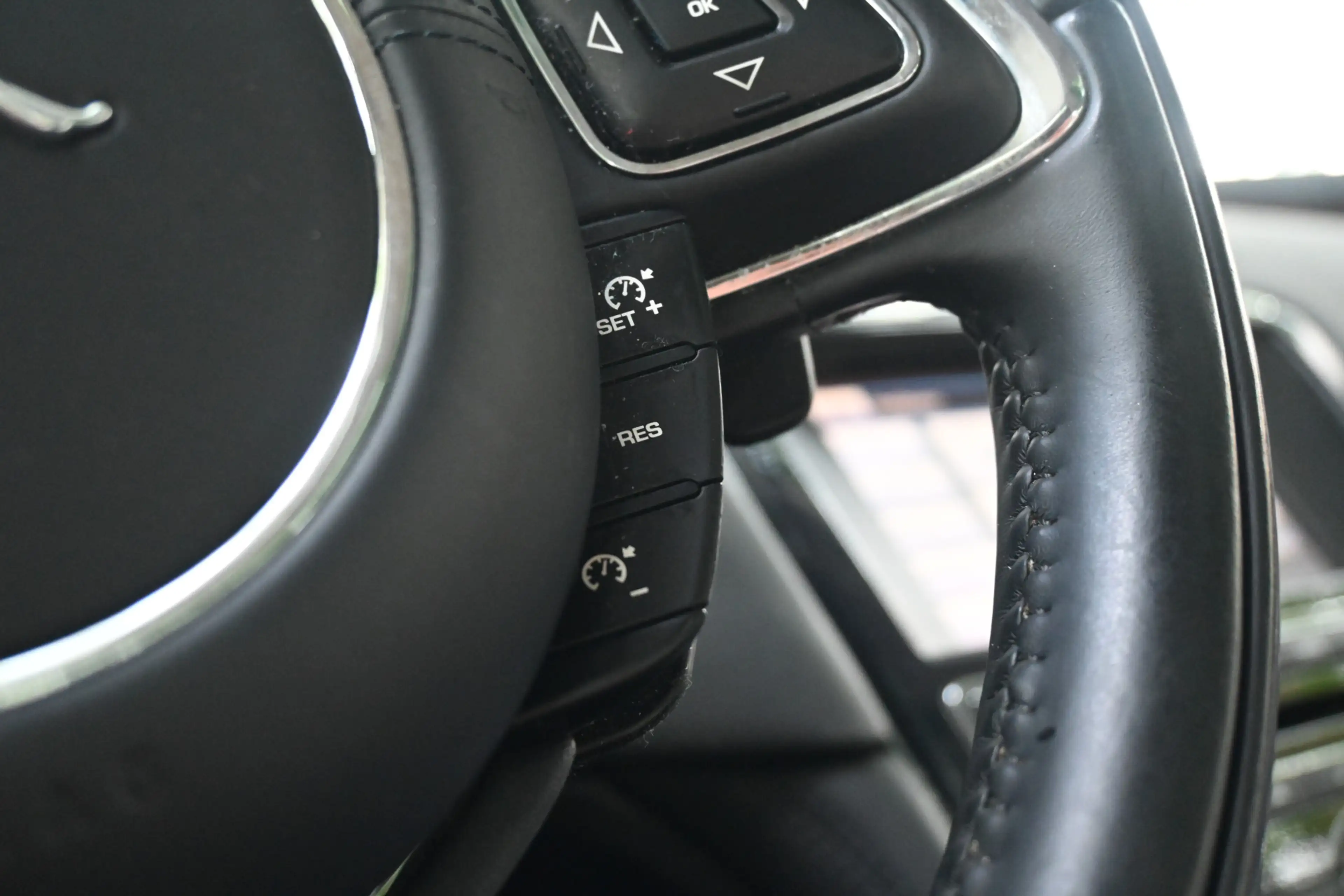 Jaguar XJ 3.0 V6D Premium Luxury — photo 22