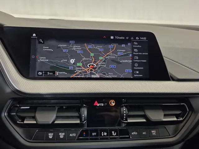 BMW 1 Series view 13