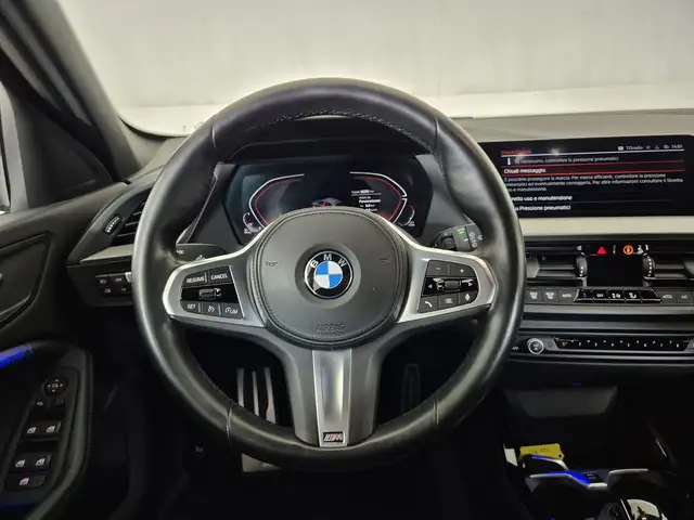 BMW 1 Series view 10