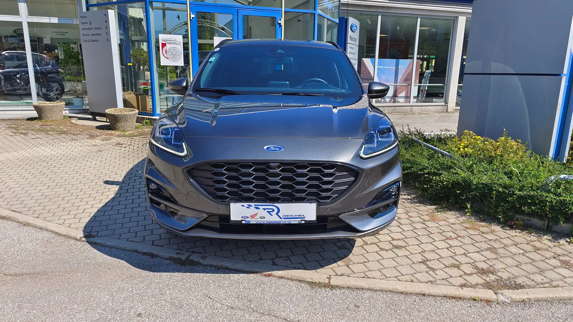Ford Kuga Plug-In Hybrid ST-Line X Grau - 2