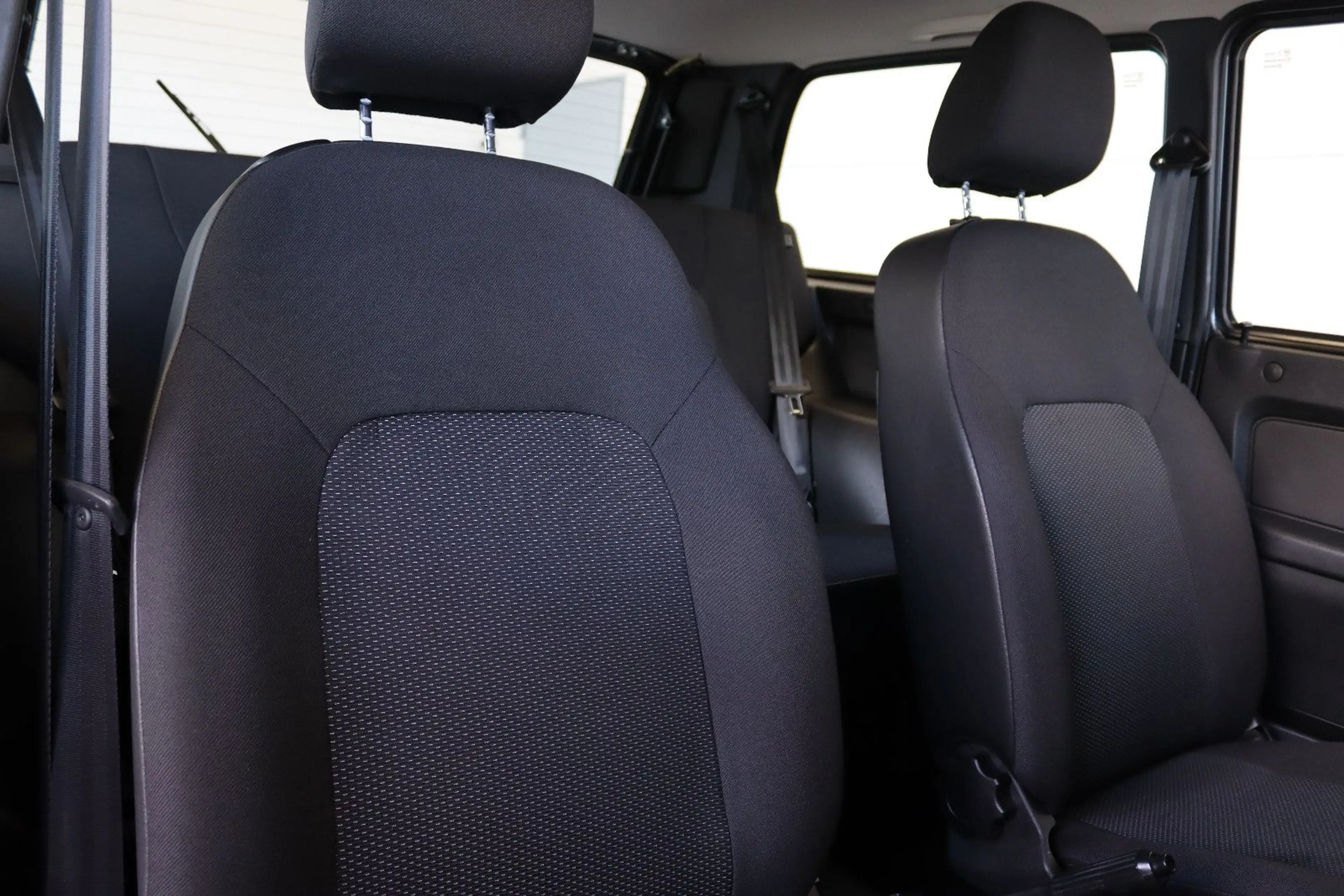 Lada Niva Legend 4x4 *AHK*el.Fensterheber*Radio* — photo 9