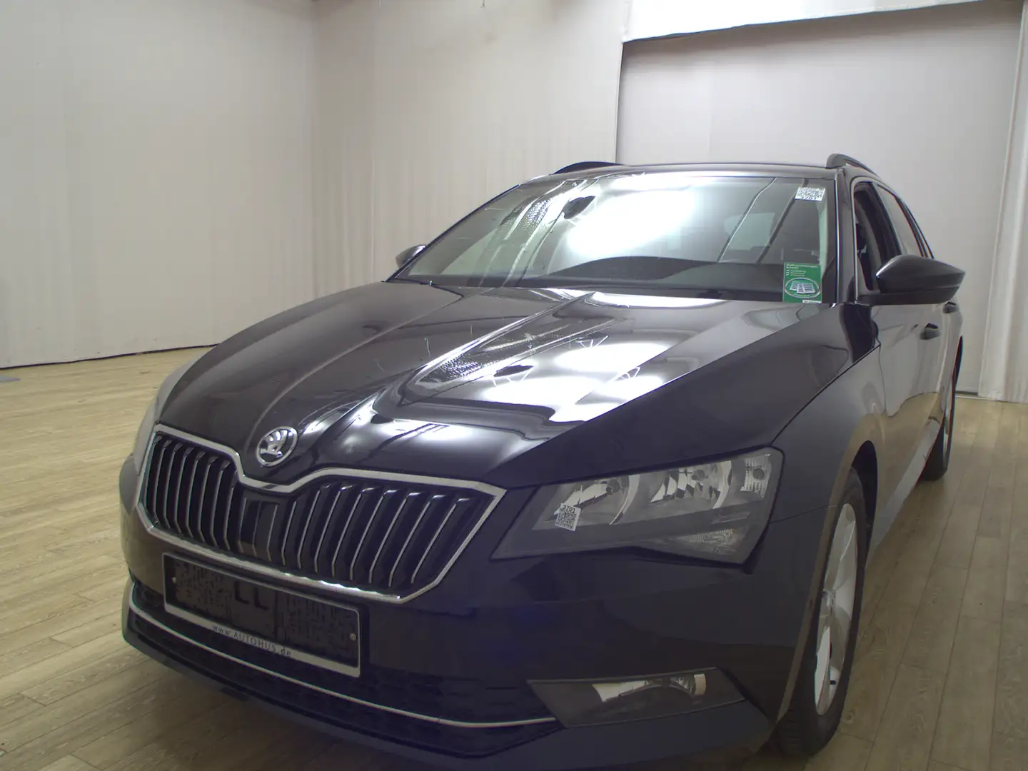 Skoda Superb Combi 1.6 TDI Ambition Navi ACC el.Heck Schwarz - 2
