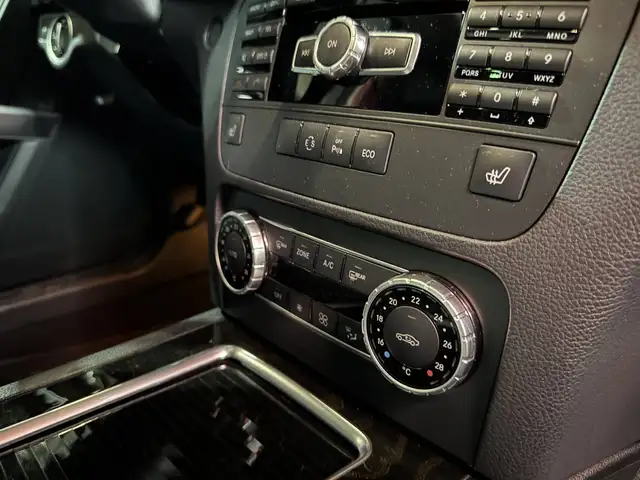 Mercedes-Benz GLK view 13
