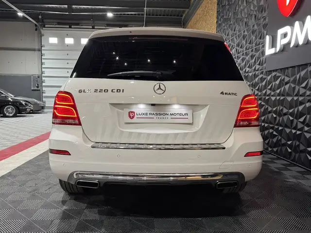 Mercedes-Benz GLK view 6