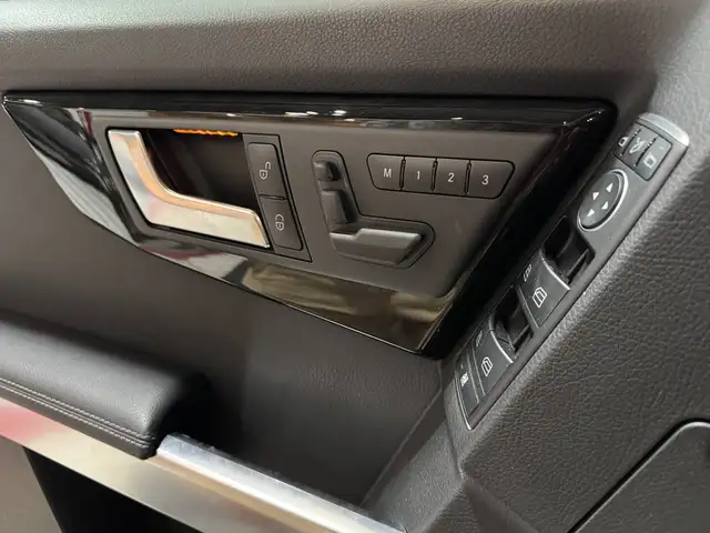 Mercedes-Benz GLK view 22