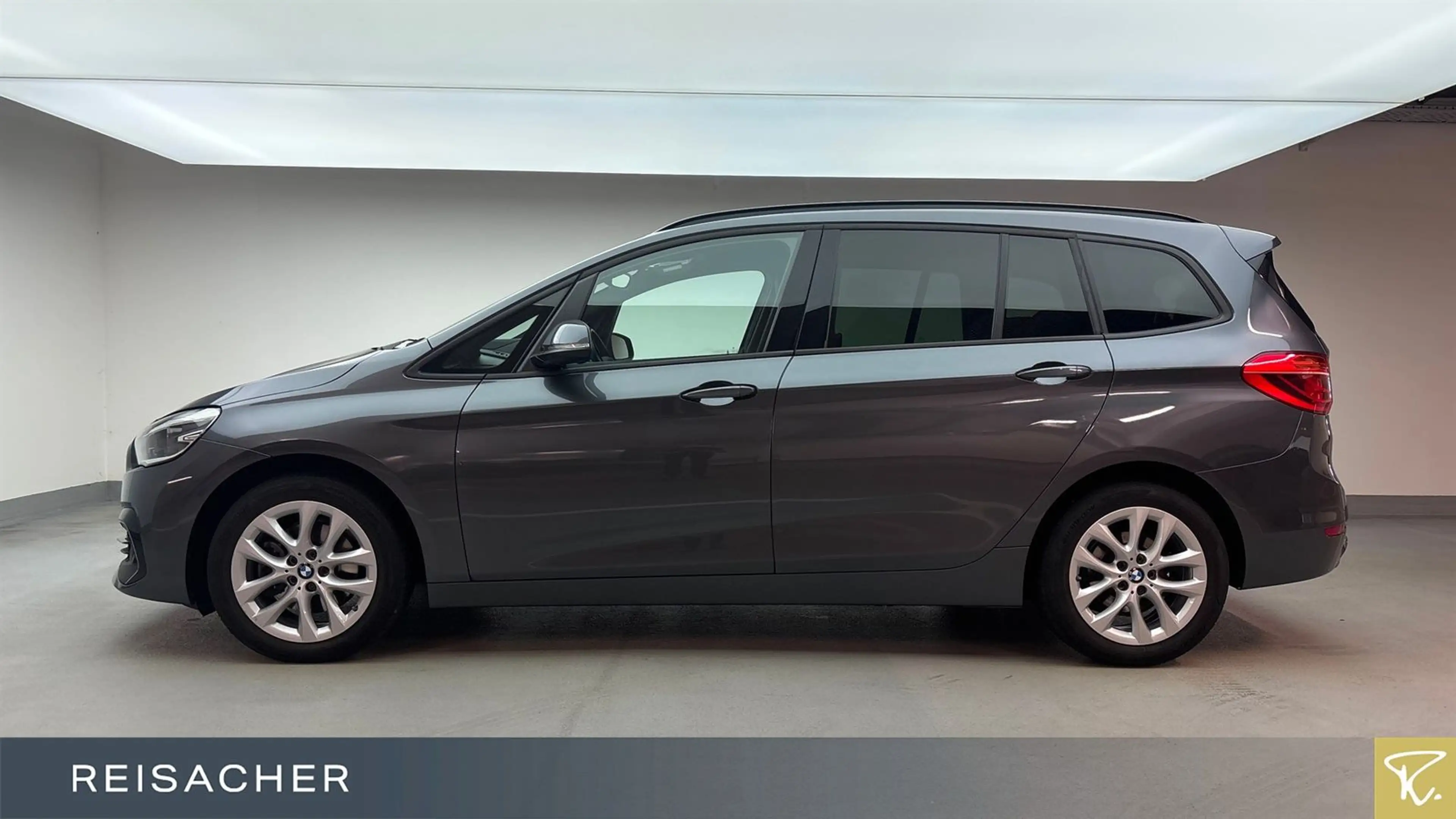 BMW 218 I Gran Tourer Sport-Line,AHK,HUD,3.Sitzreihe, — photo 9