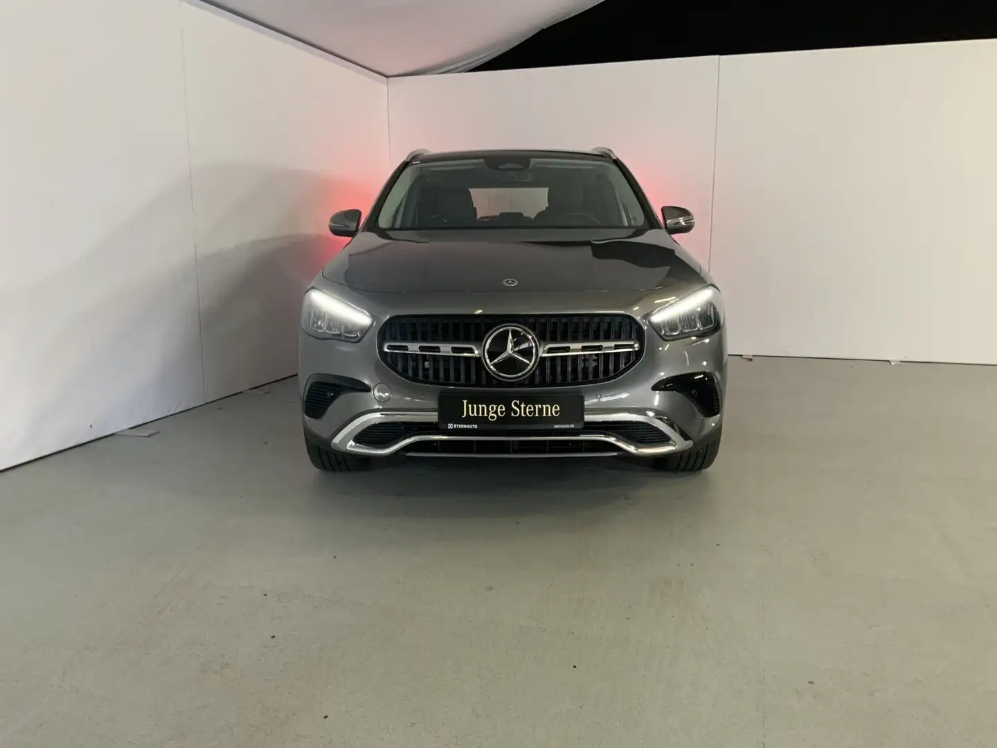 Mercedes-Benz GLA 180 GLA 180 Progr RüCam WinterPak MBUX Progressive Gris - 2