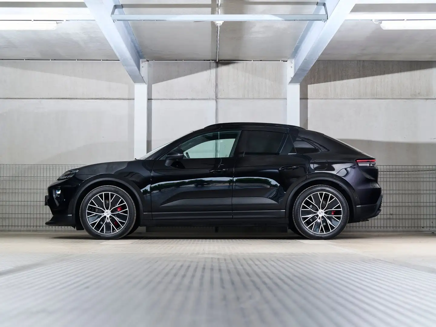Porsche Macan 4S Schwarz - 2