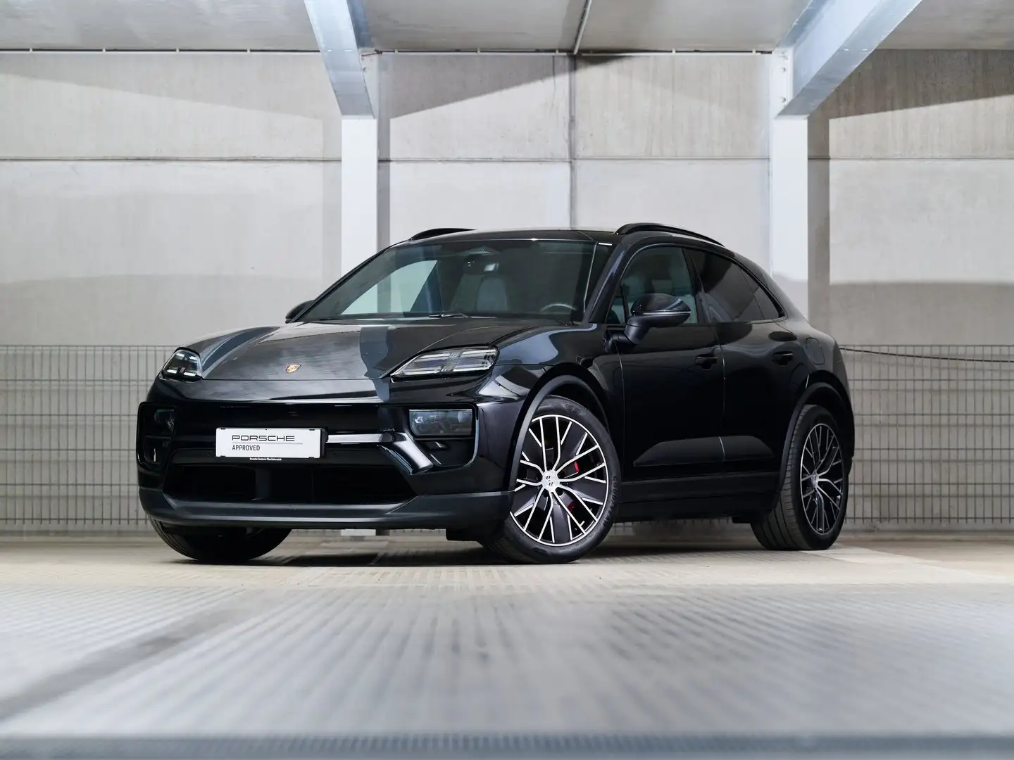 Porsche Macan 4S Schwarz - 1
