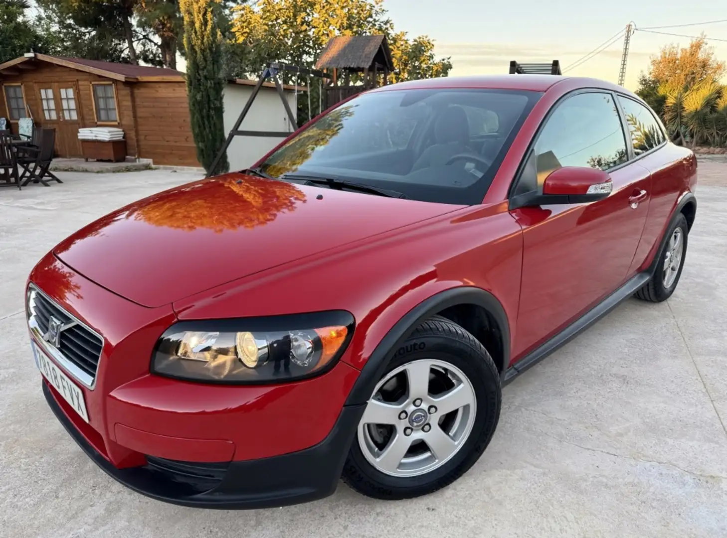 Volvo C30 1.6 Momentum Rood - 1