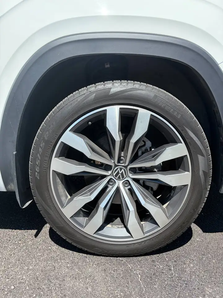 Volkswagen Atlas снимка Volkswagen Atlas