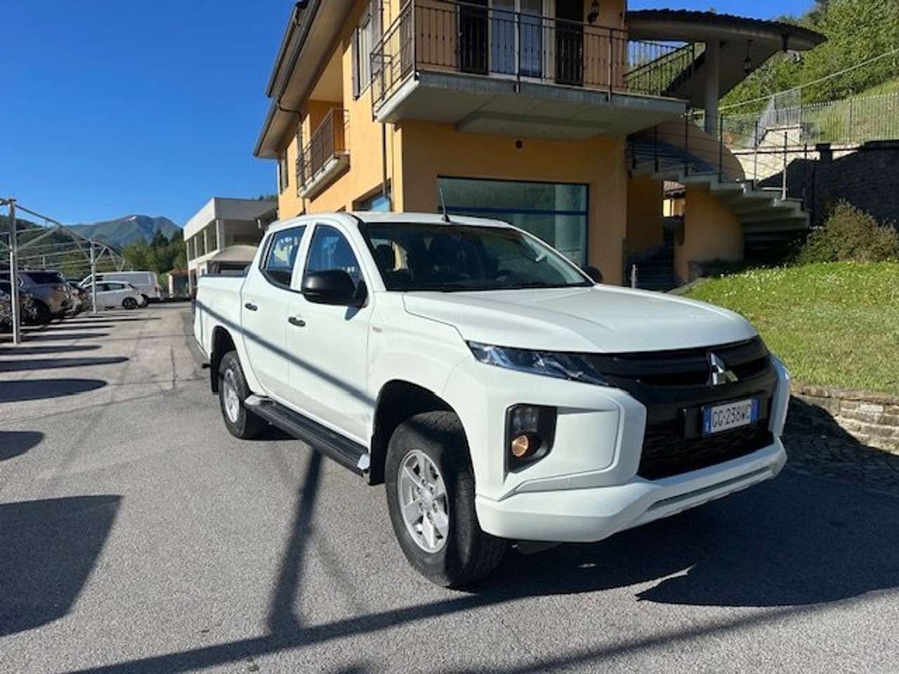 Mitsubishi L200 L200 Cab VI 2019 d.cab 2.3d Invite Connect 4wd 150cv