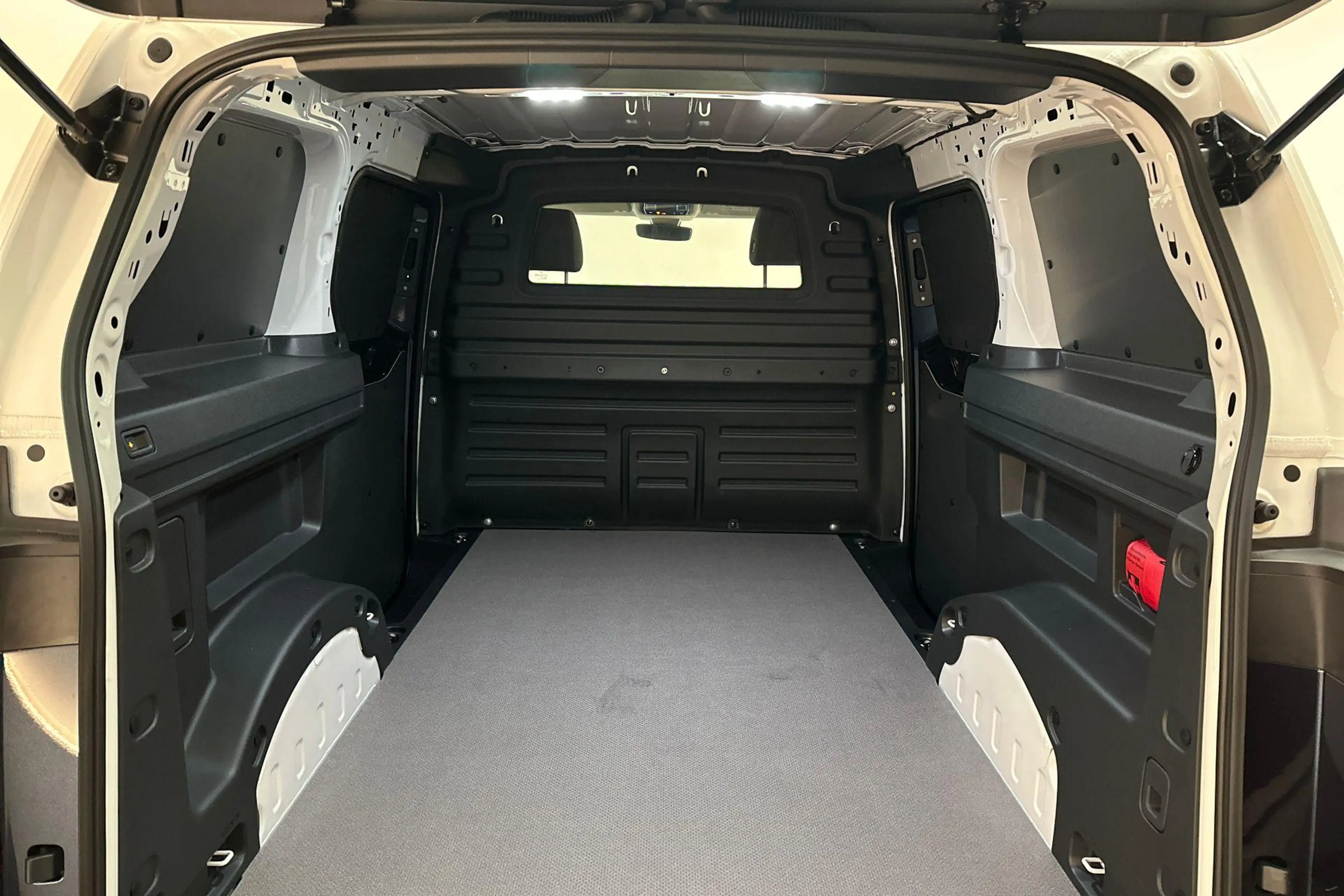 Volkswagen ID. Buzz Cargo Bulli Edition 286pk 79 kWh | Trekhaak Zwenkbaar, 3 — photo 12