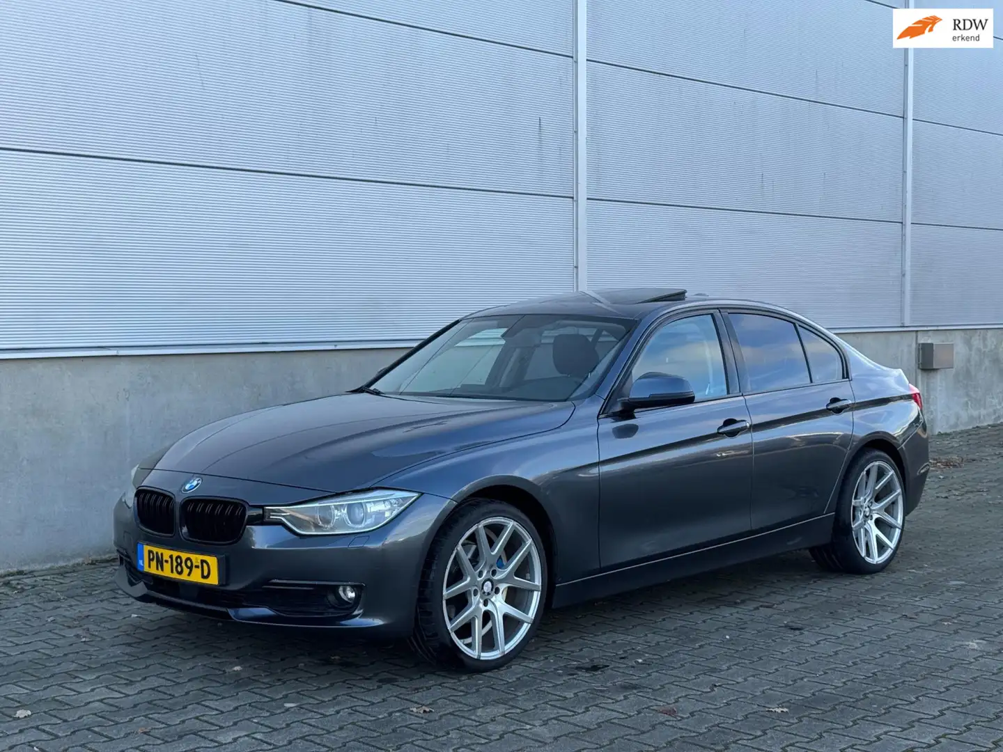 BMW 318 3-serie 318d High Ex CLIMA|NAVI|CRUISE|LEER|SCHUIF Grey - 1