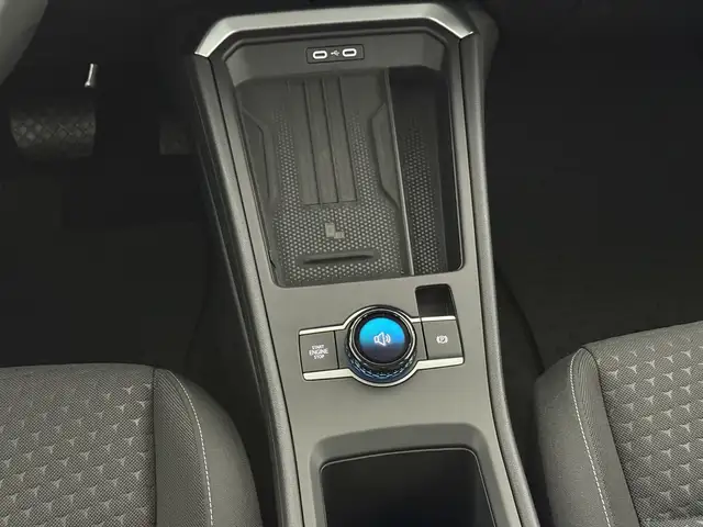 Volkswagen T-Roc view 12