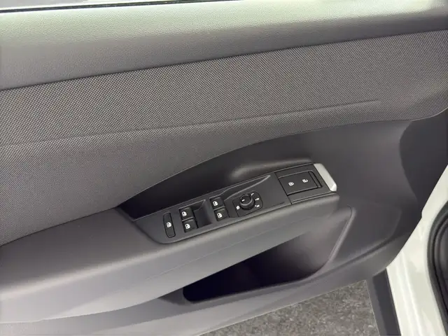 Volkswagen T-Roc view 14