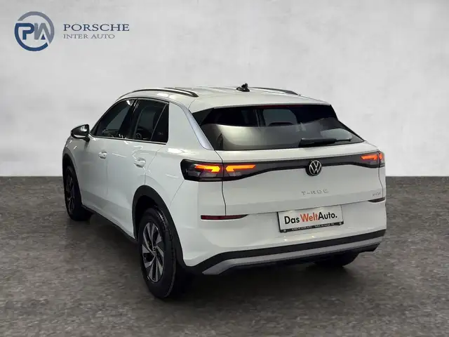 Volkswagen T-Roc view 4