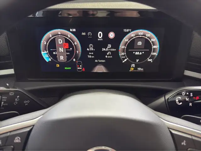 Volkswagen T-Roc view 9