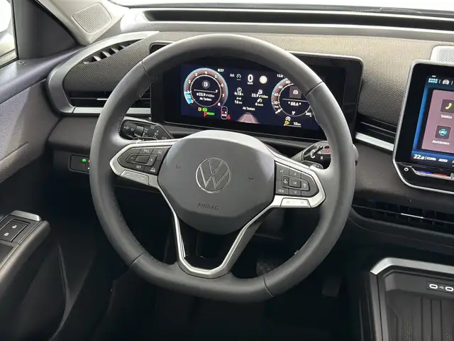 Volkswagen T-Roc view 8