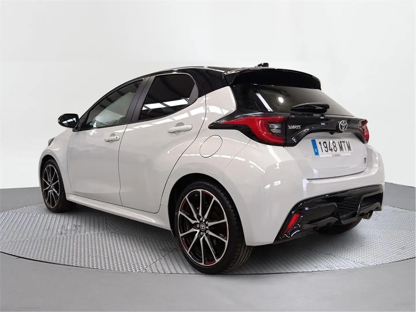 Toyota Yaris 130H 1.5 GR Sport - 2
