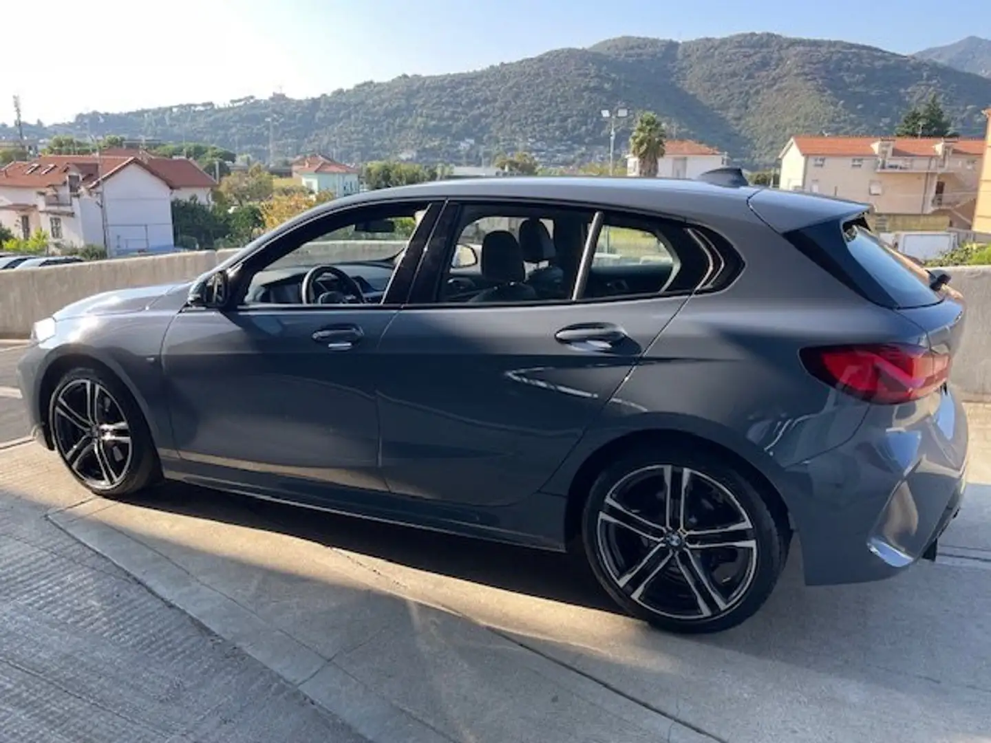 BMW 118 Serie 1 F40 118d Msport auto Grigio - 2