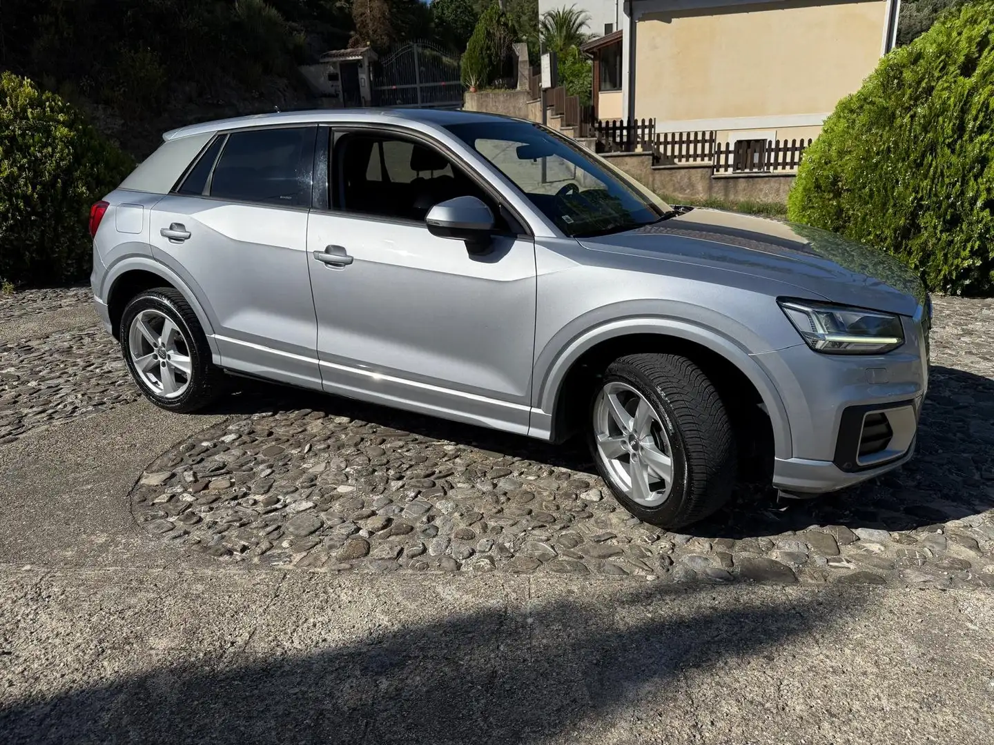 Audi Q2 30 1.6 tdi Business Xenon-1Propr--Luci Ambiente Argento - 1