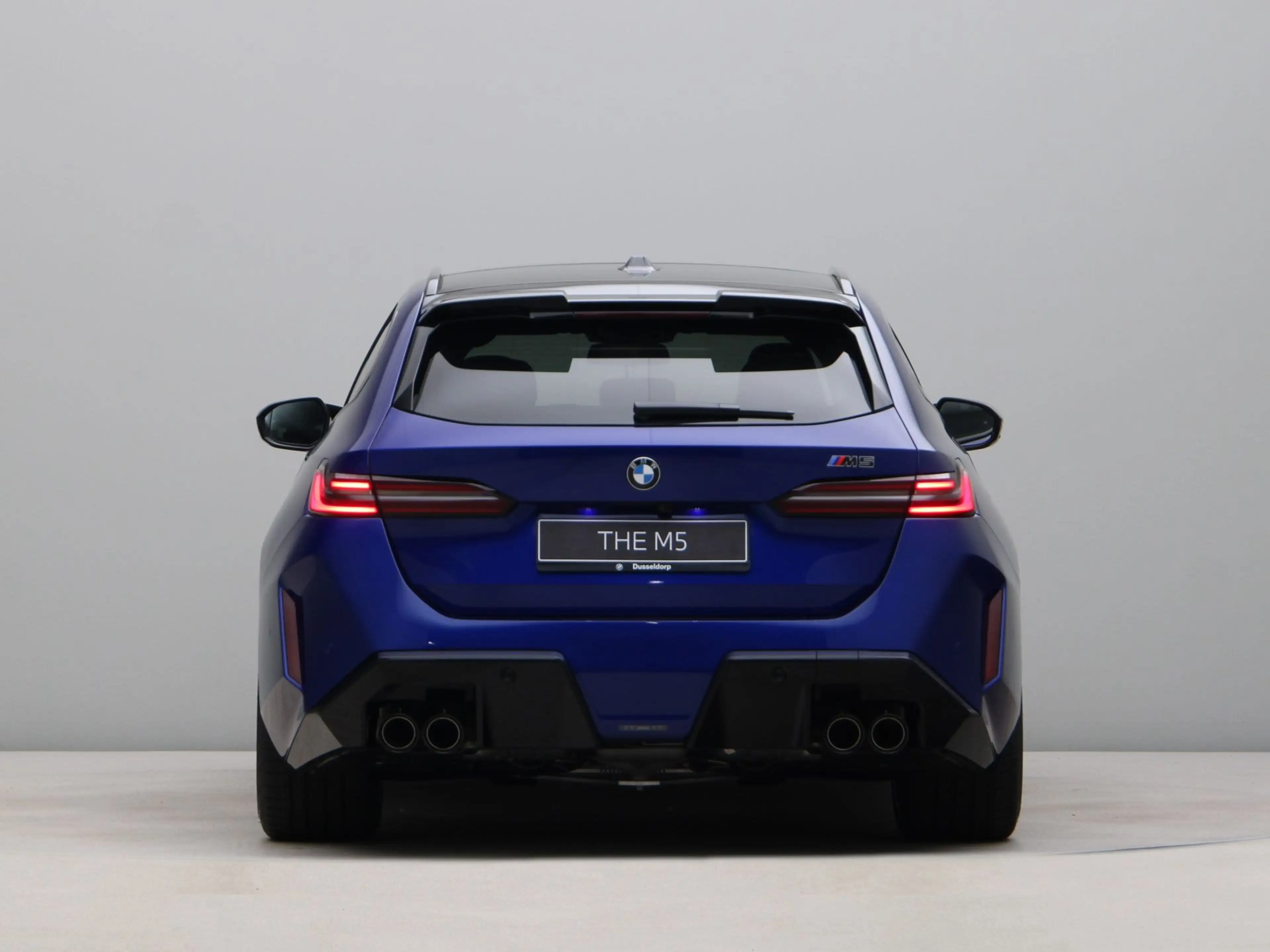 BMW M5 Touring — photo 10