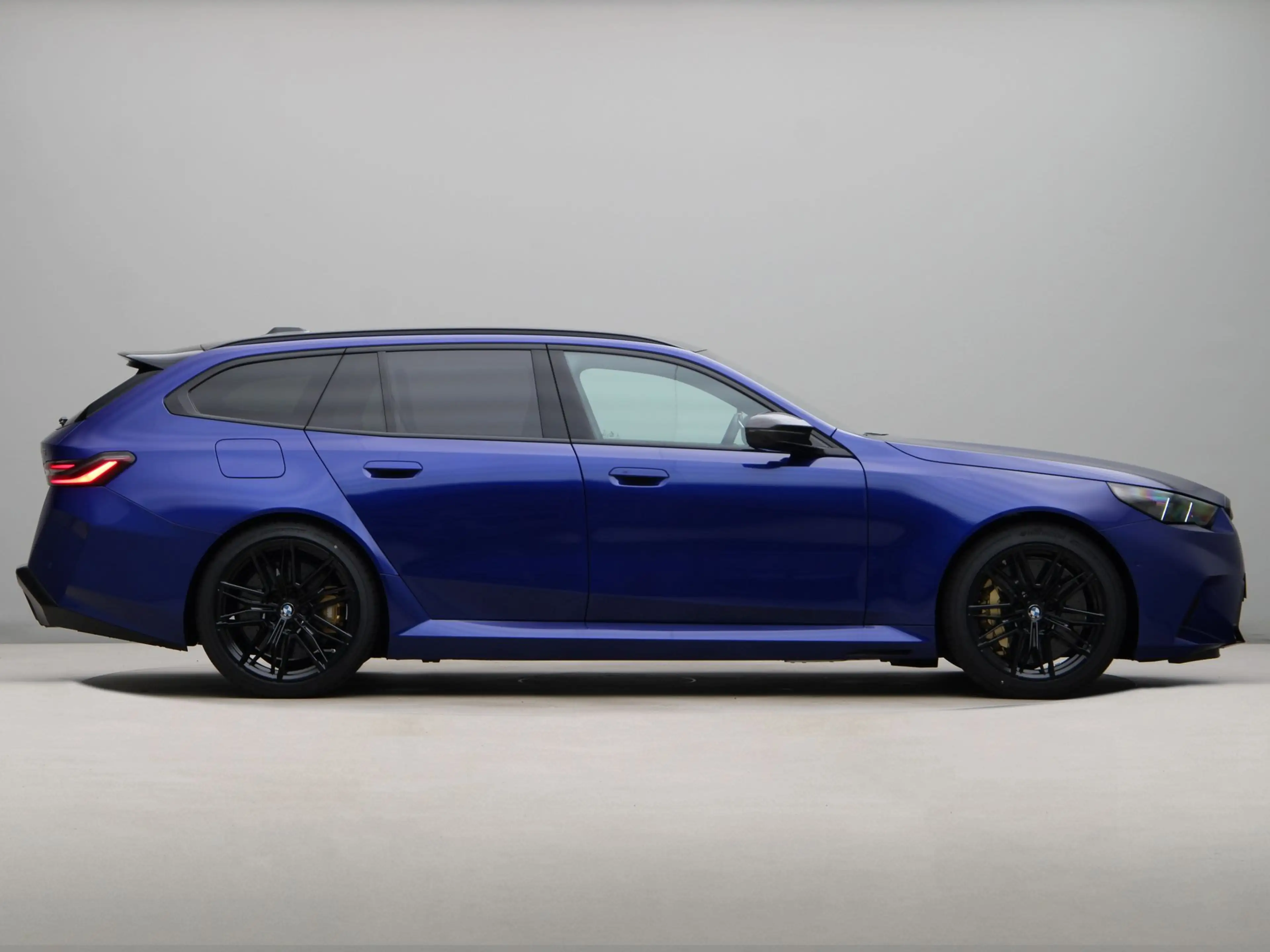 BMW M5 Touring — photo 8