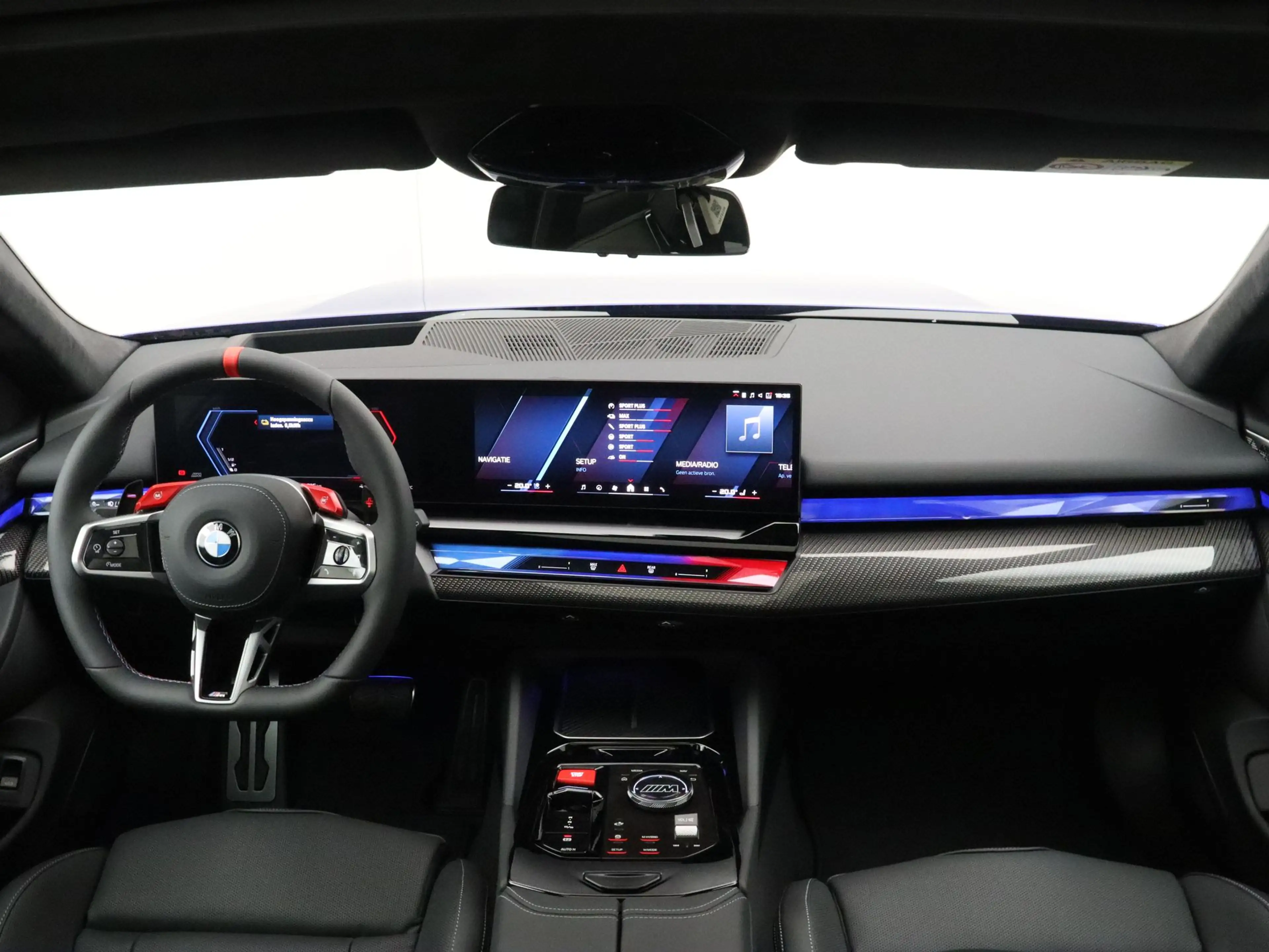 BMW M5 Touring — photo 13