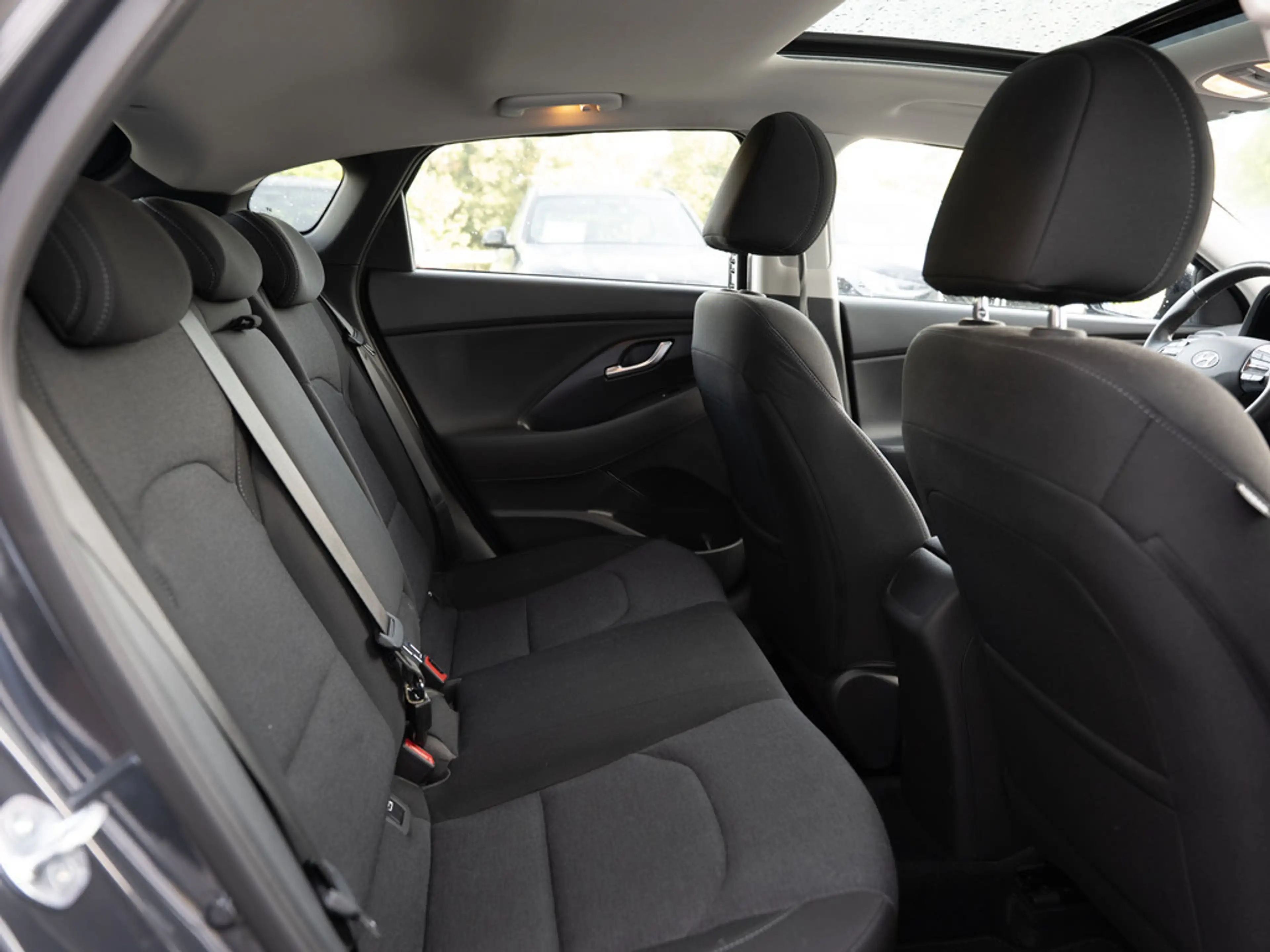 Hyundai i30 Fastback 1.5 Edition 30+ Mild-Hybrid LED — photo 10