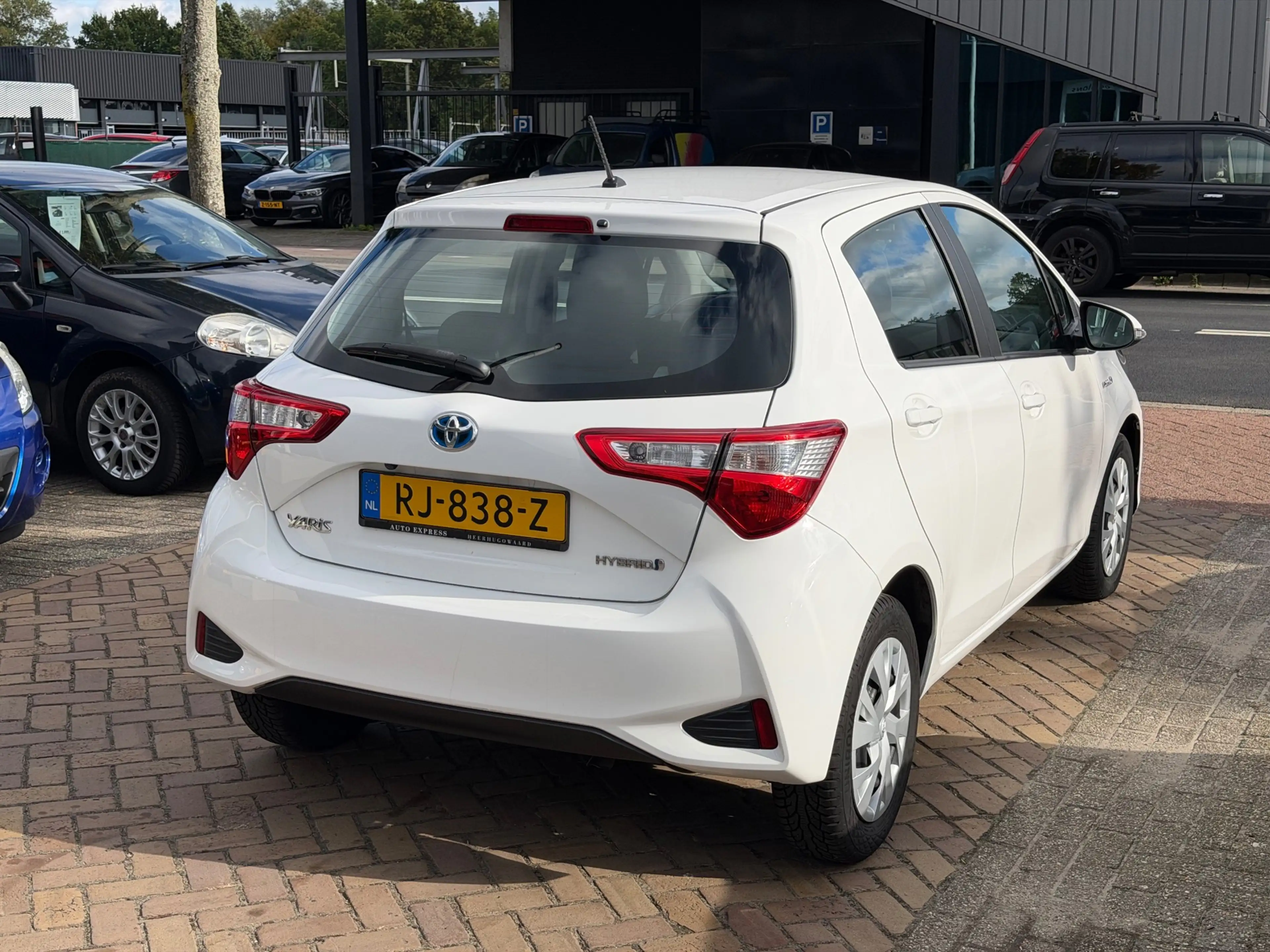 Toyota Yaris 1.5 Hybrid Aspiration Aut/Airco/Navi/Camra/Cruise/ — photo 4