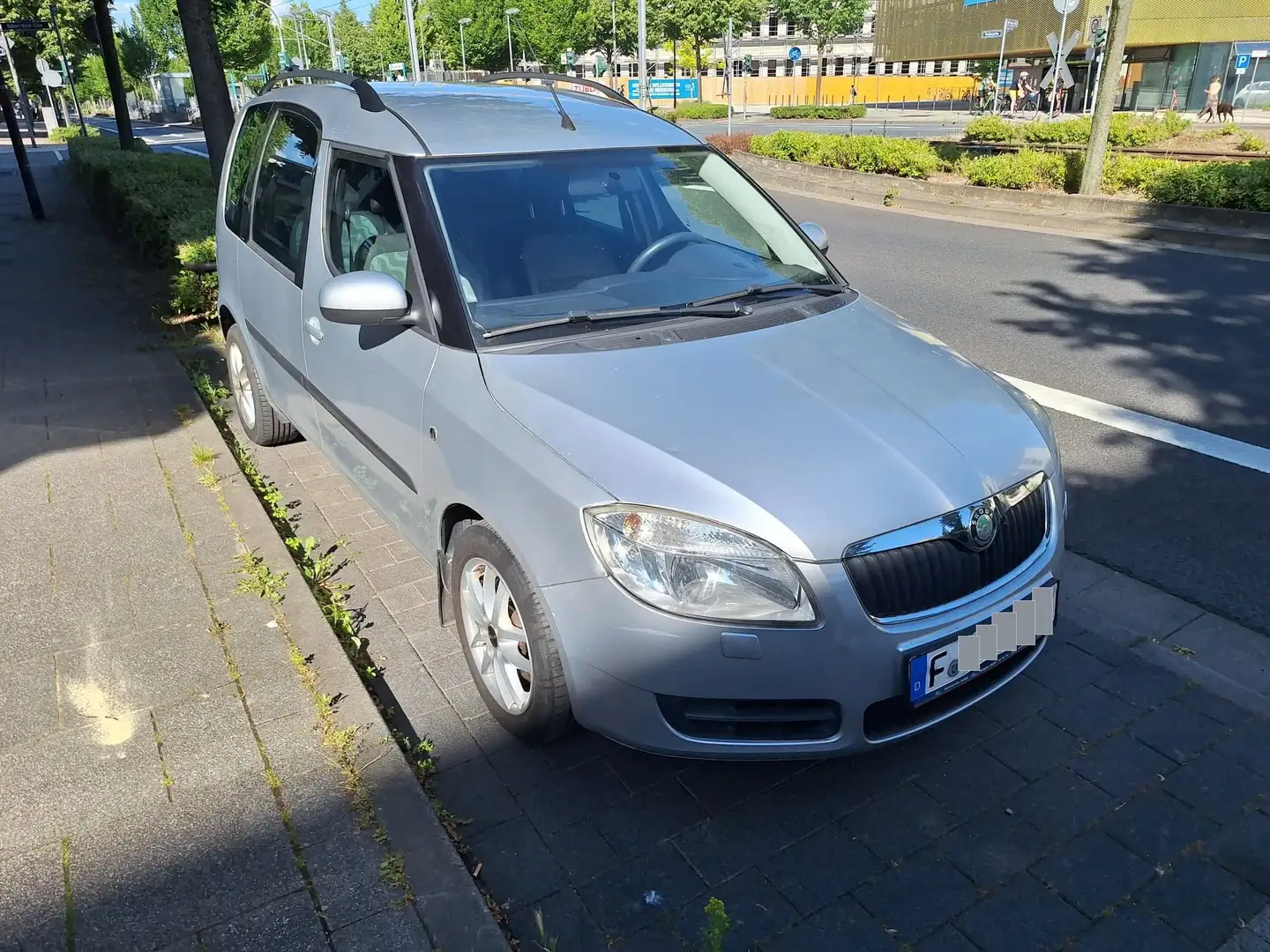 Skoda Roomster Roomster 1.6 16V TiptronicComfort Silber - 1