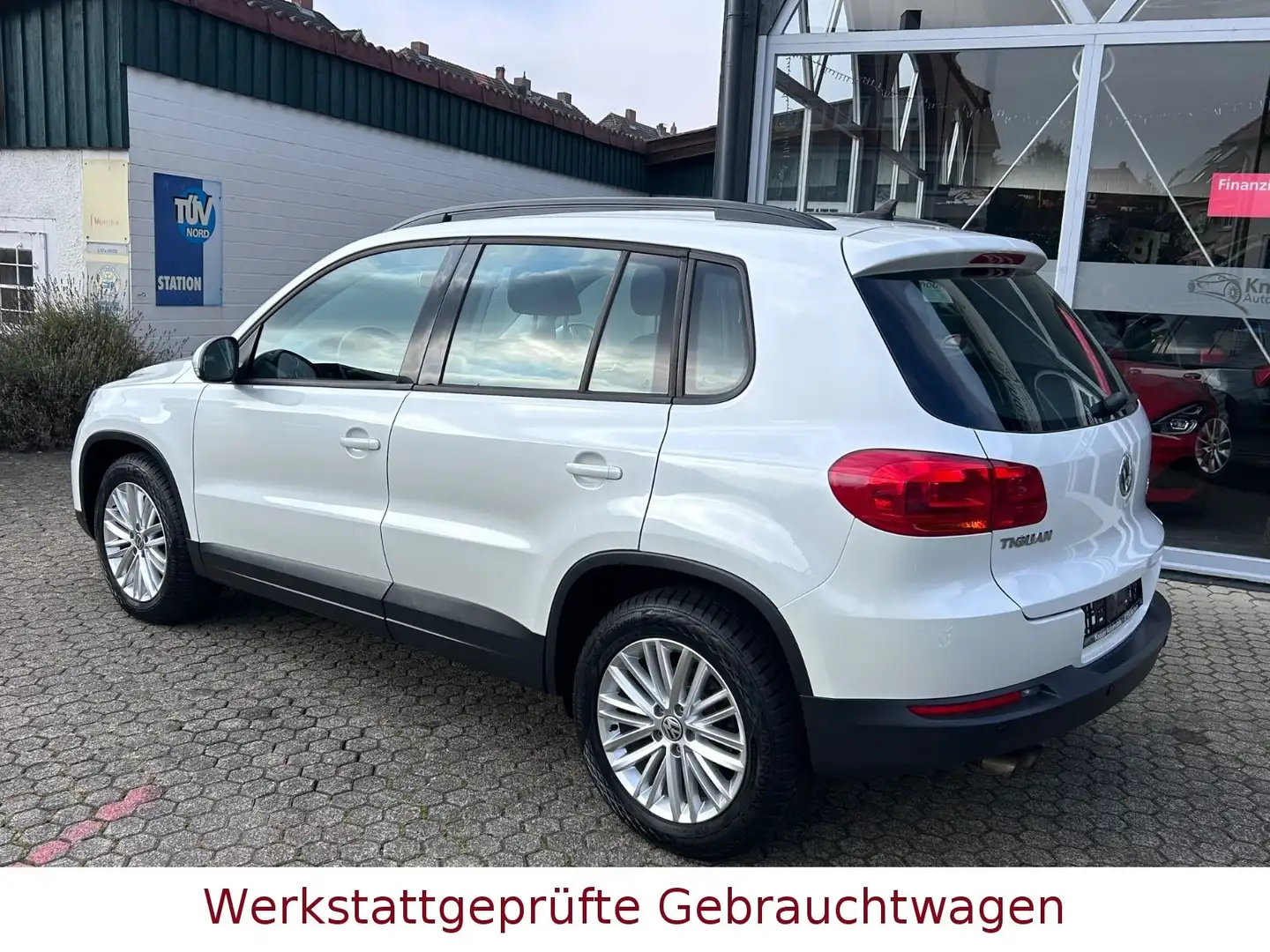 Volkswagen Tiguan 2.0 TDI Trend & Fun*Sitzhei*Navi*PDC*AHK* Blanc - 2