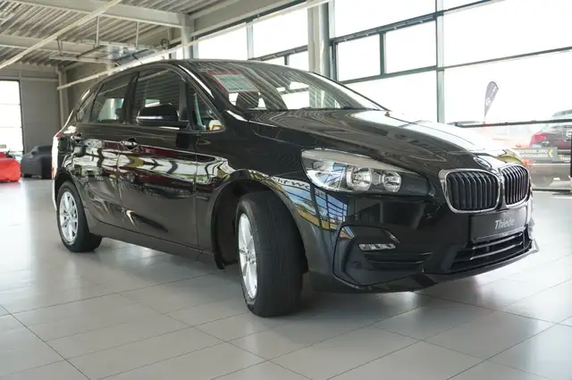 BMW 2 Series view 4