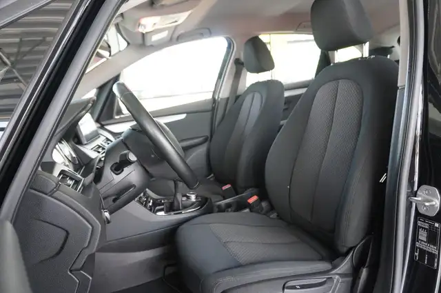 BMW 2 Series view 10