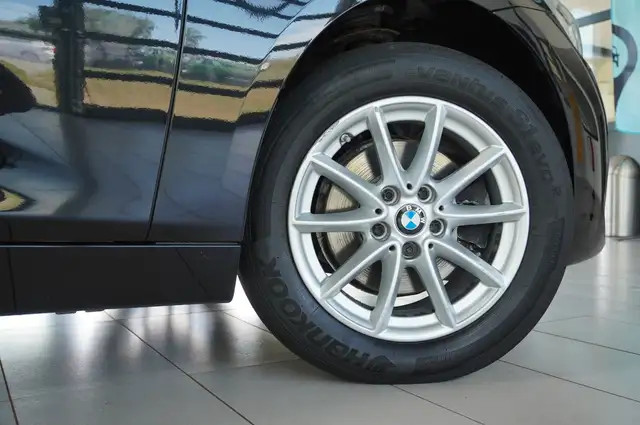 BMW 2 Series view 5