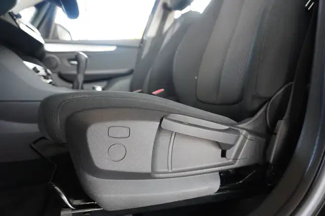 BMW 2 Series view 11