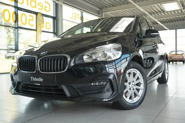 BMW 2 Series view 3